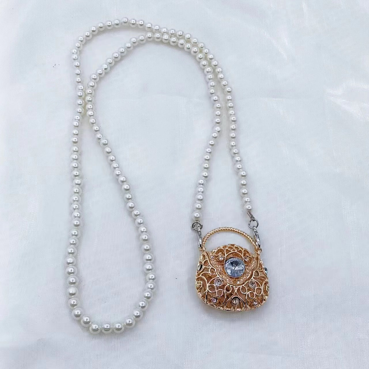 Hollow metal decorative bag