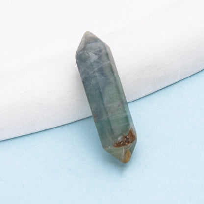 Colar de pingente de coluna hexagonal de ponta dupla de cristal 