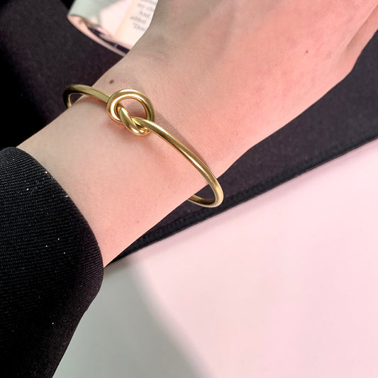 Open knot bracelet
