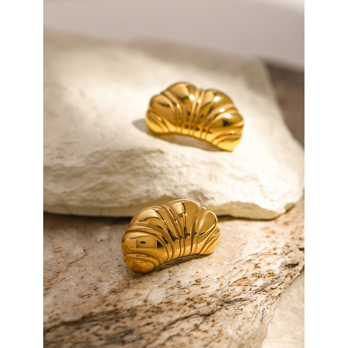 Croissant Texture Earrings