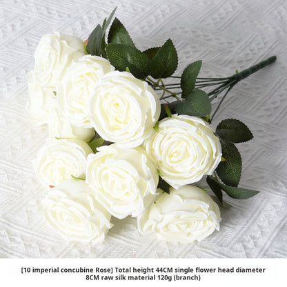 flores artificiales blancas 