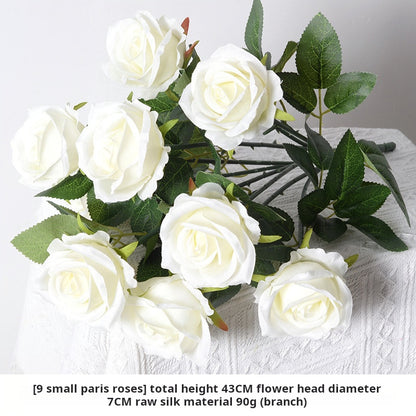 flores artificiales blancas 