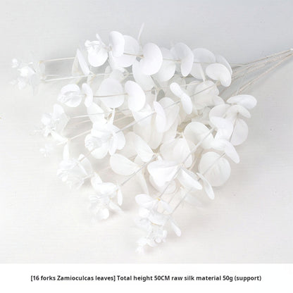 flores artificiales blancas 