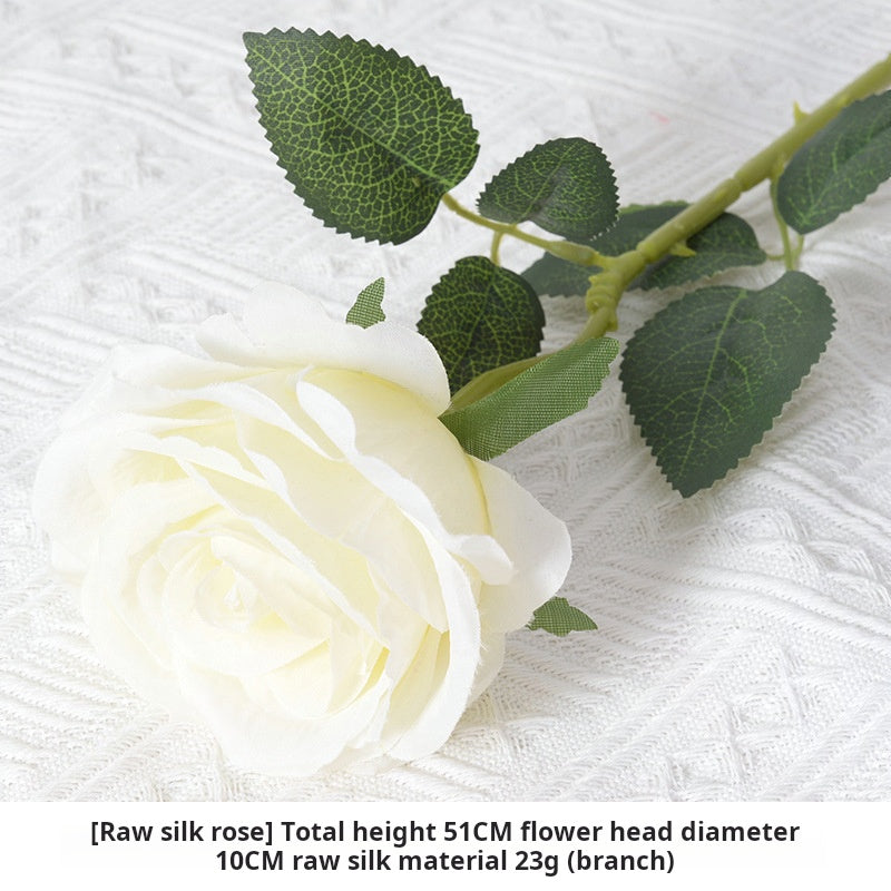 flores artificiales blancas 