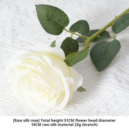flores artificiales blancas 