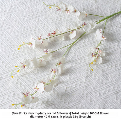 flores artificiales blancas 