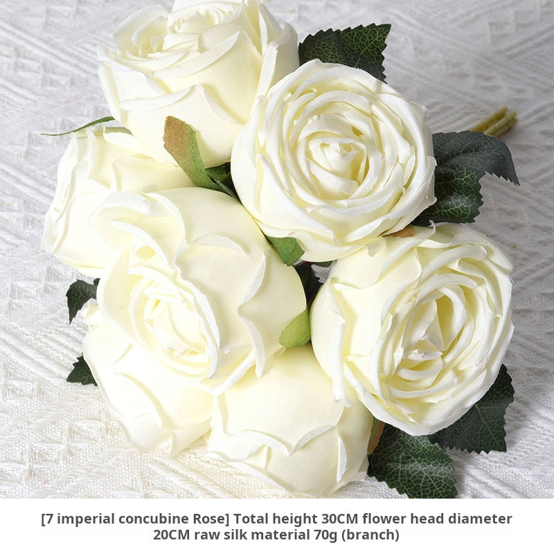 flores artificiales blancas 
