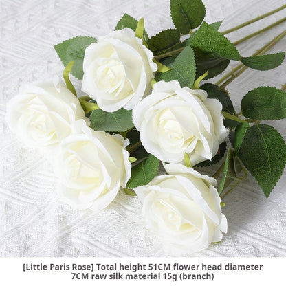 flores artificiales blancas 