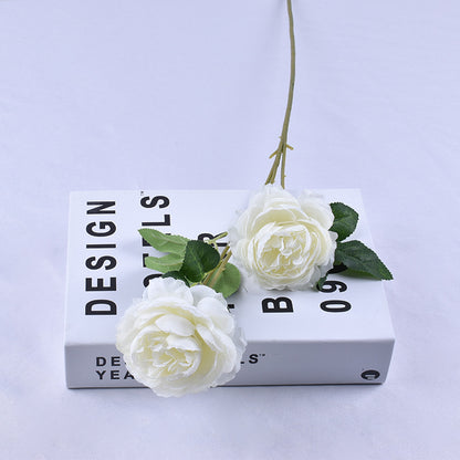 flores artificiales blancas 