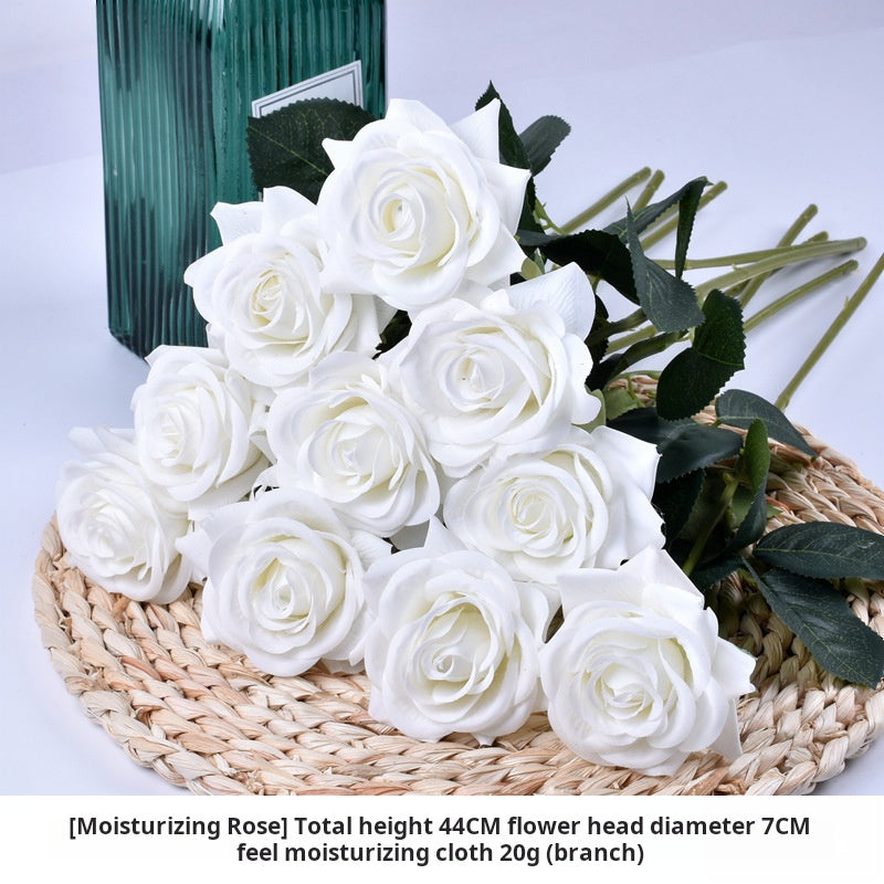 flores artificiales blancas 