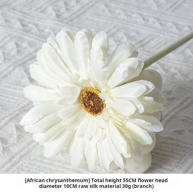 flores artificiales blancas 