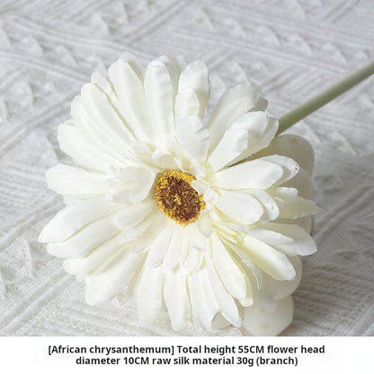 flores artificiales blancas 