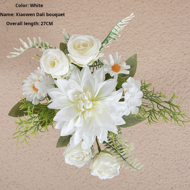 Hand-held rose flower wall flower arrangement simulation bouquet